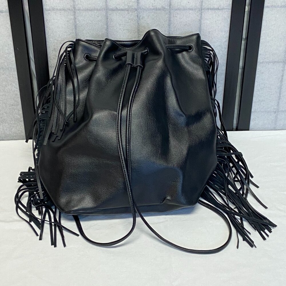 Victoria’s Secret Black Fringe Faux Leather Backpack Tote NWT Slide Closure Bag - Picture 5 of 15